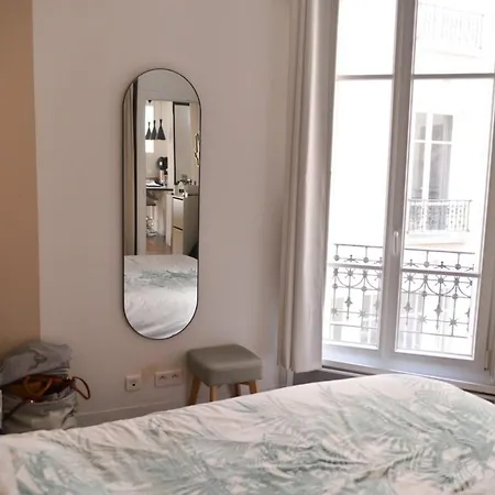 Nice Cosy Apt Near Batignolles Lägenhet